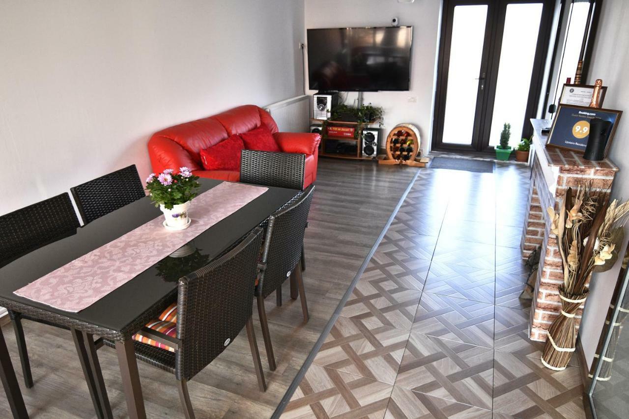 Upstairs Residence Тиргу-Жіу Екстер'єр фото